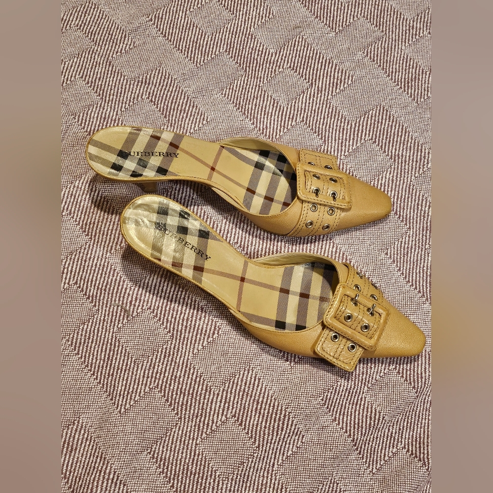 AUTHENTIC BURBERRY Kitten Heels/Mules